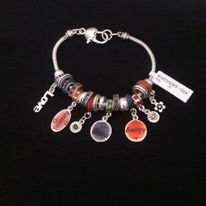 NWT. Super Cute Bliss Charm Bracelet
